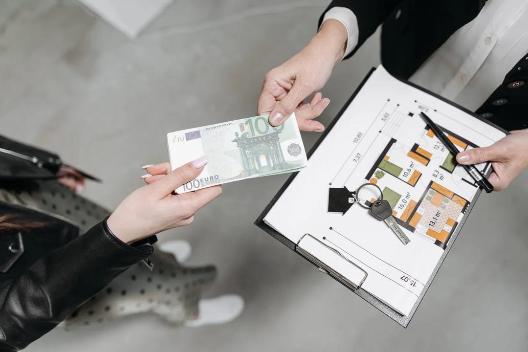 Mais-Valias na Venda de Casa em Portugal em 2026: Como Calcular o IRS, o Coeficiente de Desvalorização e a Isenção por Reinvestimento