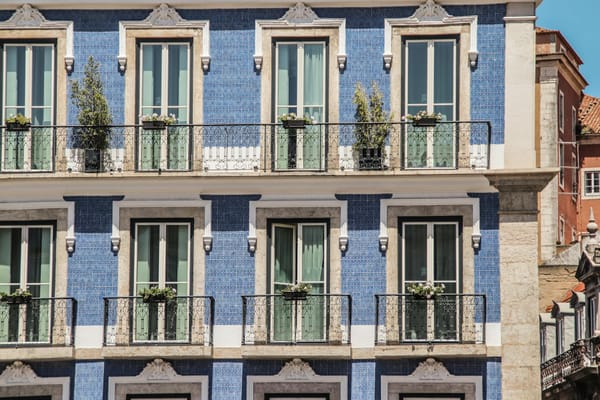 Térmitas em apartamentos em Lisboa e Porto maio 2026: como identificar a espécie, o custo real do tratamento e o que o seguro cobre