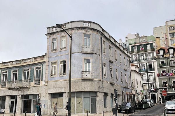 Obras em Prédios Antigos em Portugal: Licenças Camarárias, Prazos e Erros Comuns em 2026