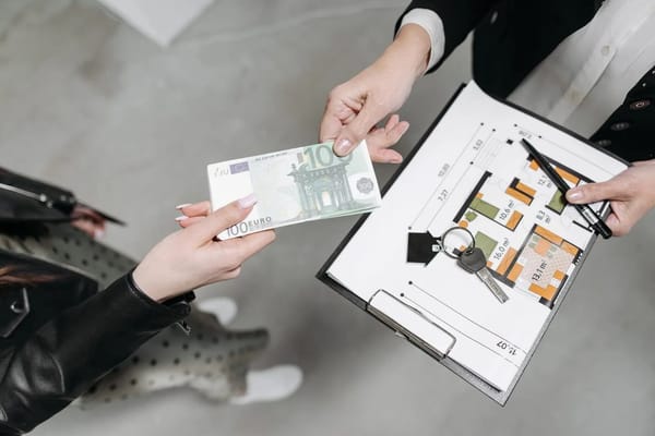 Mais-Valias na Venda de Casa em Portugal em 2026: Como Calcular o IRS, o Coeficiente de Desvalorização e a Isenção por Reinvestimento